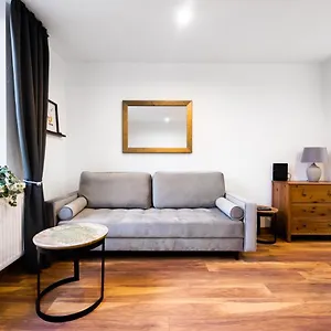 zoliborz-elite-apartment.warsawhotelspoland.com/